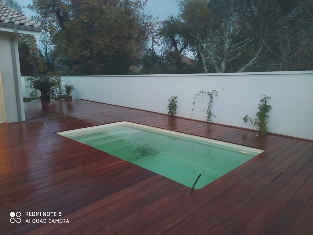 Terrasse autour piscine