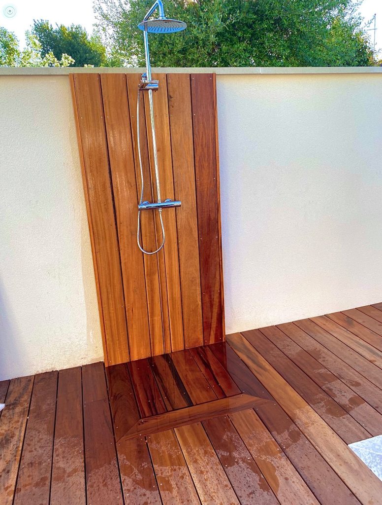 douche extérieur en muiracatiara